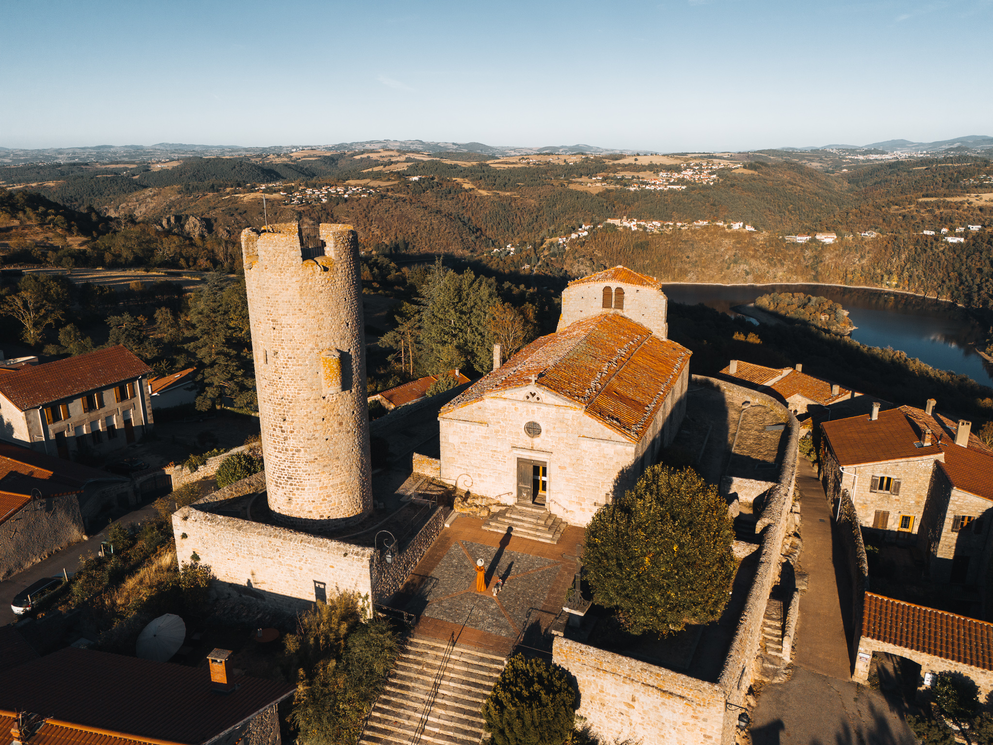 Les plus beaux villages dans la Loire Visiter Chambles dans la Loire