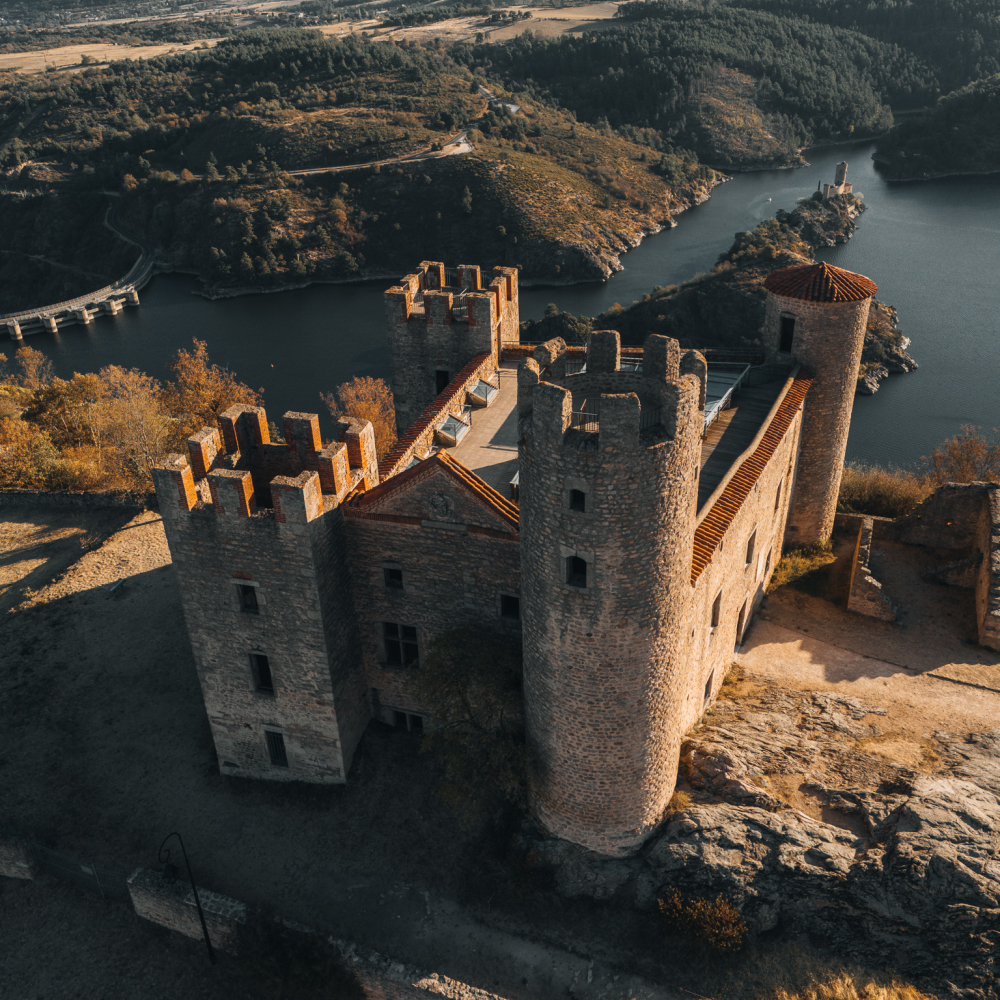 Que faire dans les gorges de la Loire ? Visite du Chateau d'Essalois